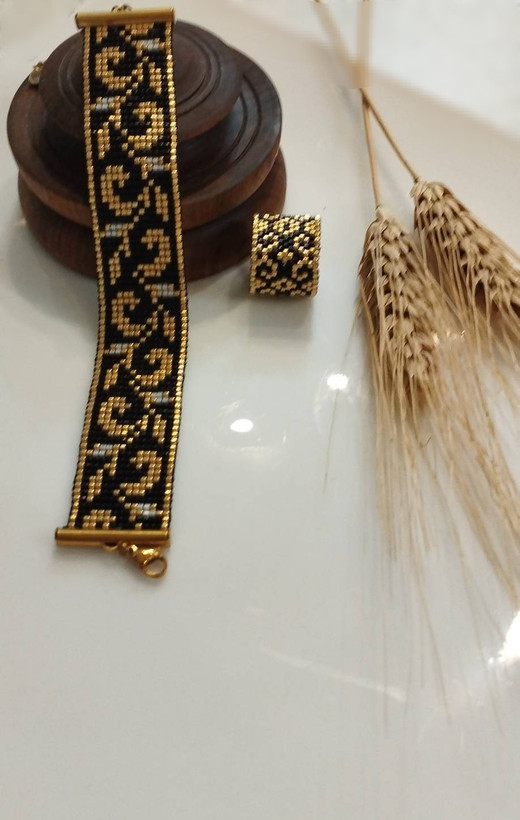 دستبند میوکی طرح پیچک